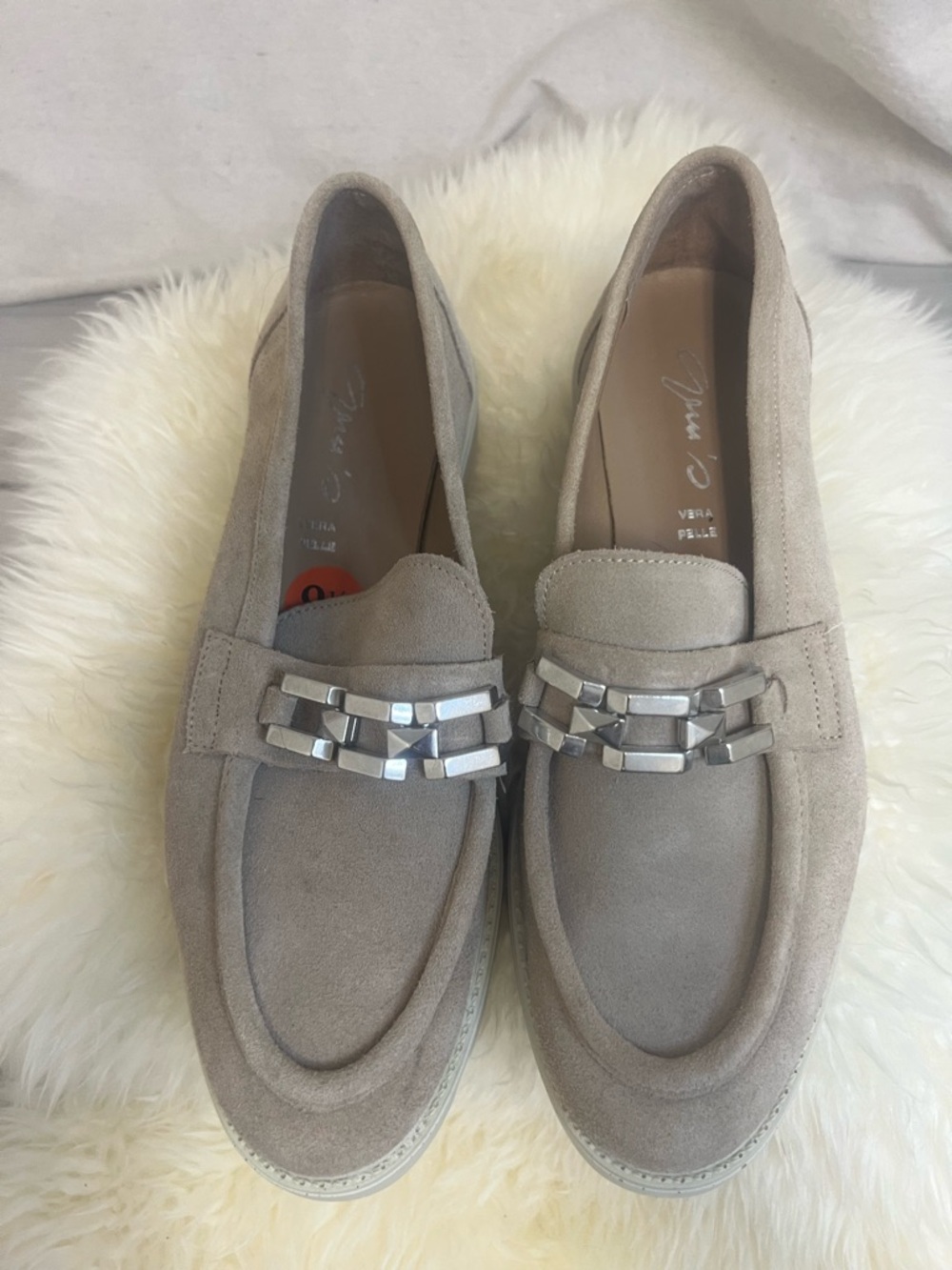 Vera Pelle Taupe Suede Loafers with Silver Chain Hardware Thick Sole Sz 9.5 - Picture 4 of 7